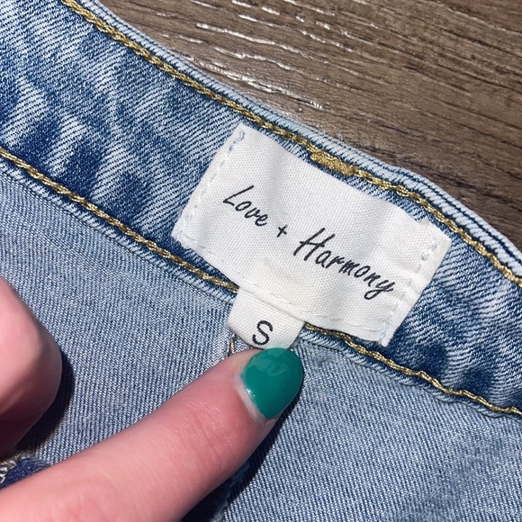 Studded high waisted jean shorts - Picture 3 of 3